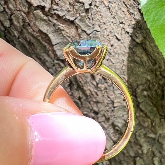 VINTAGE 10K YELLOW GOLD ROUND SYNTHETIC BLUE SPINEL RING “HANDWROUGHT” HALLMARK - Picture 7 of 16